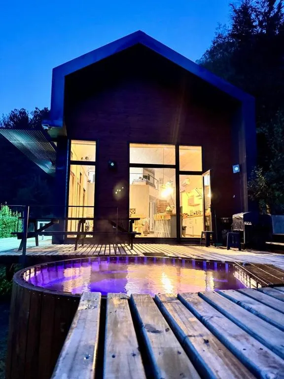 Hot Tub. Volcano View.